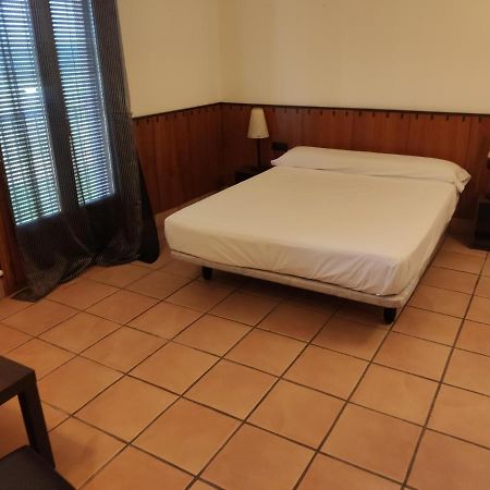 Hostal Tastavins Peñarroya de Tastavins Buitenkant foto