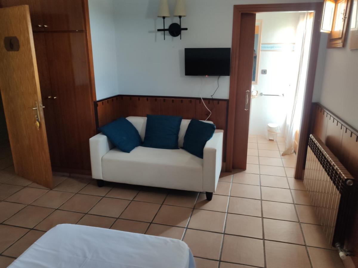 Hostal Tastavins Peñarroya de Tastavins Buitenkant foto