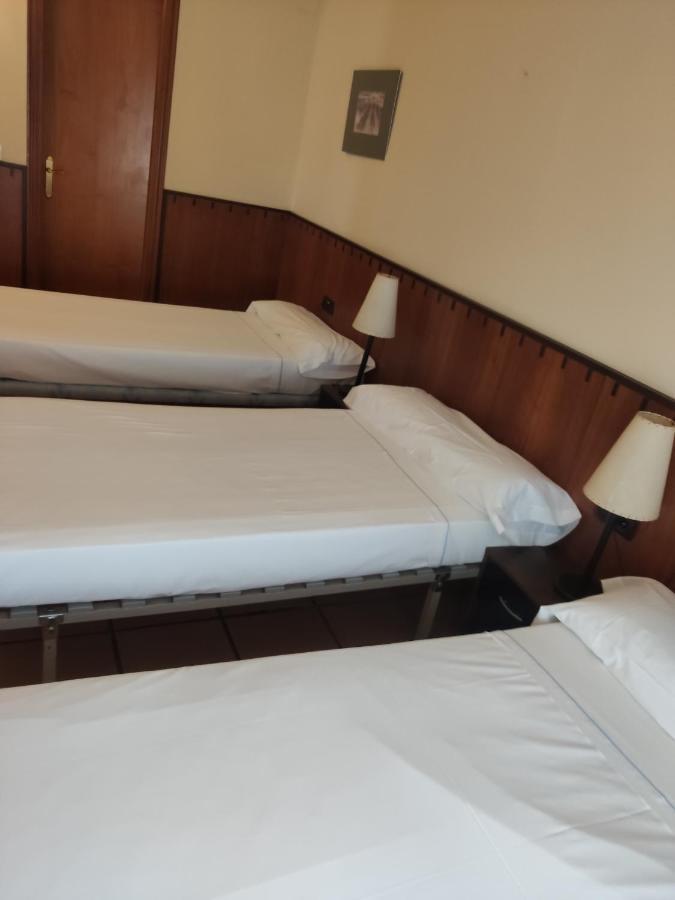 Hostal Tastavins Peñarroya de Tastavins Buitenkant foto